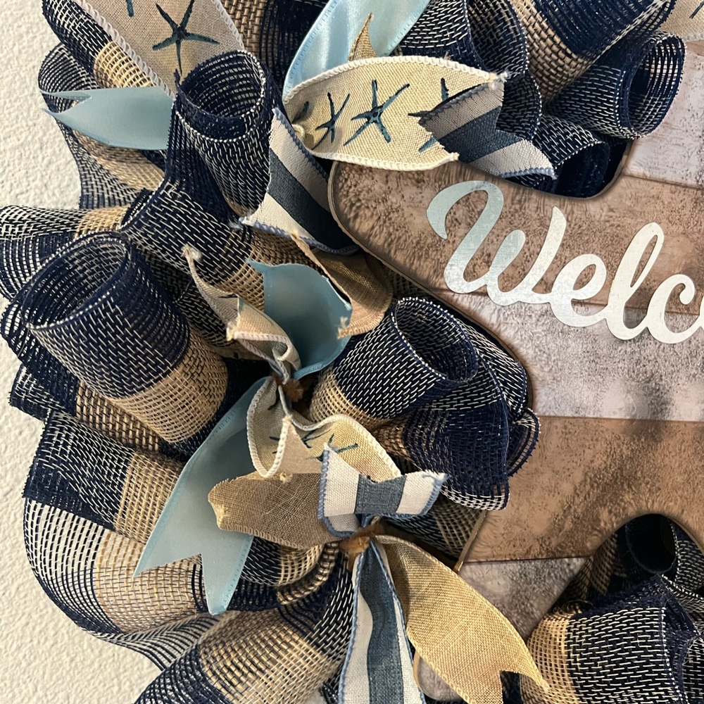 Blue and Tan Welcome Star Wreath - Picture 3 of 4